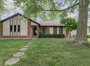 1606 W McGee St, Springfield, MO 65807