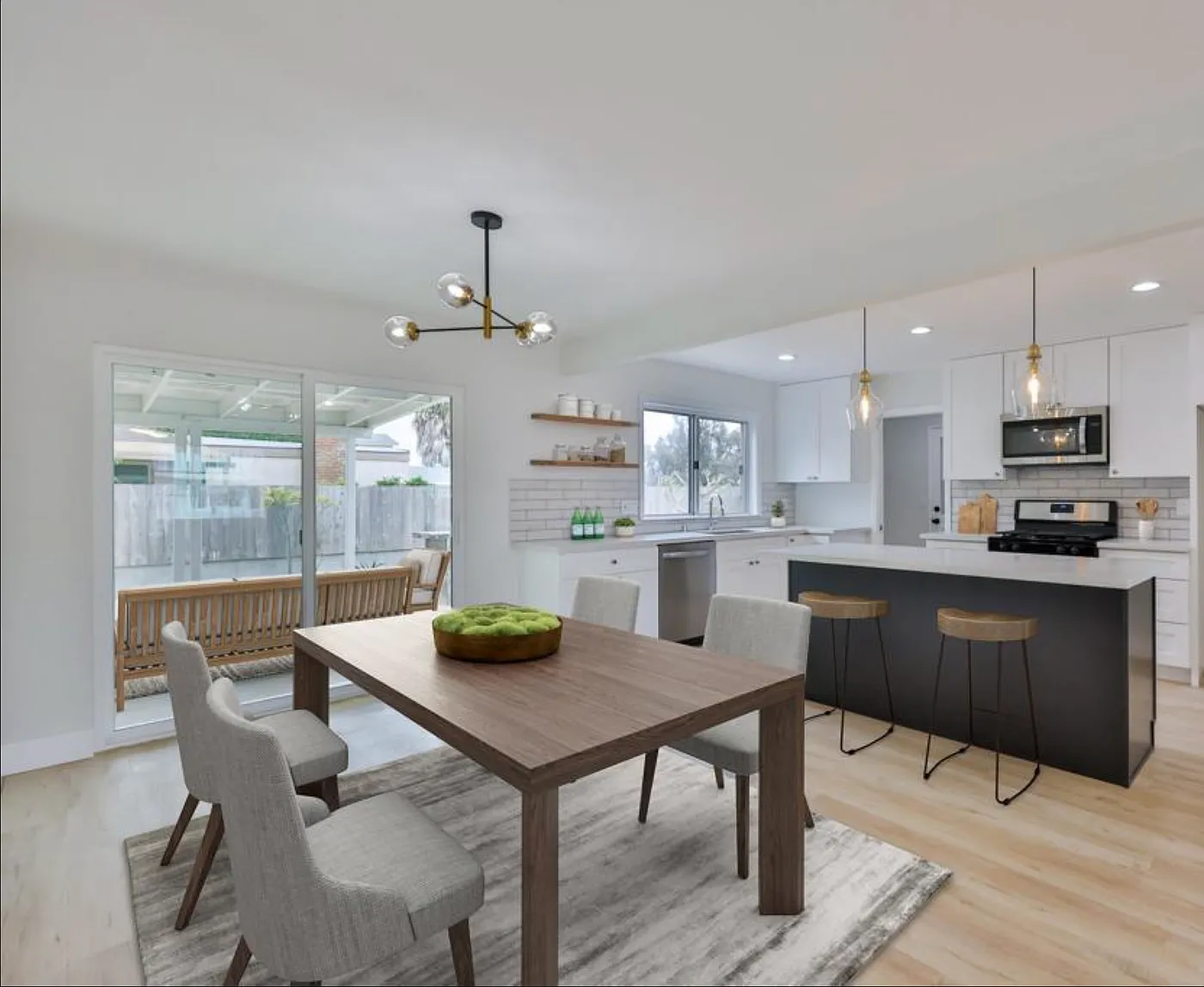 3 bed, 1200 sqft, $5,000 — Photo 3