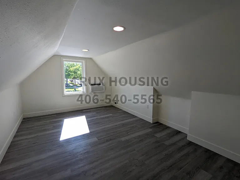 621 6th Ave N #5 — Photo 16