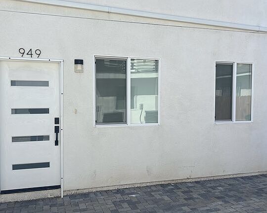 2nd image of 949 N Hobart Blvd #949