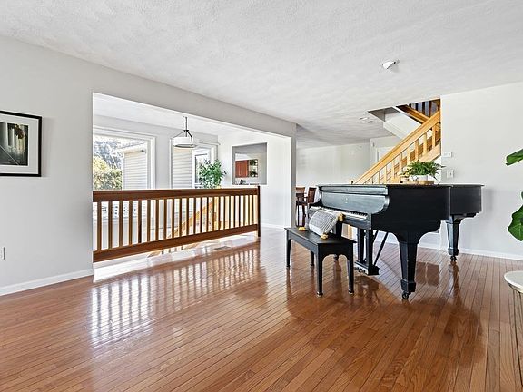 5th image of 72 Cavendish Cir #72