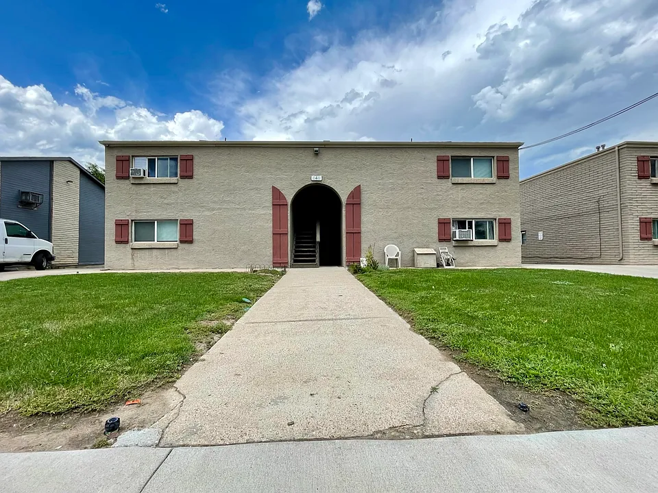 141 McClure Ave #1