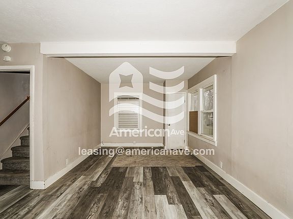 1365615_003_living_room_3.jpg