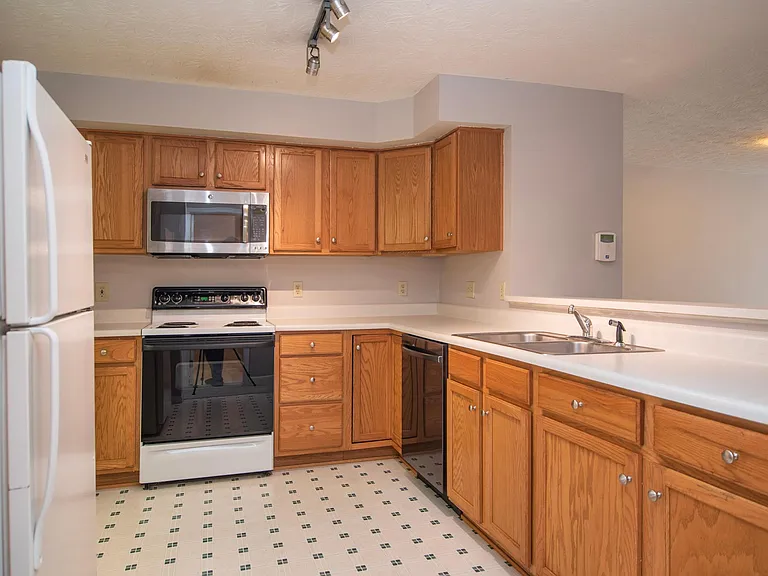 870 Southmeadow Cir #102 — Photo 15