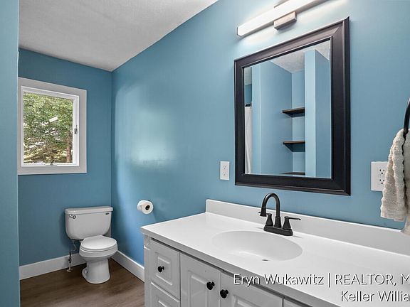 5th image of 5852 E River Rd