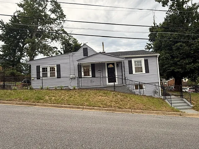 1629 Quarter Ave