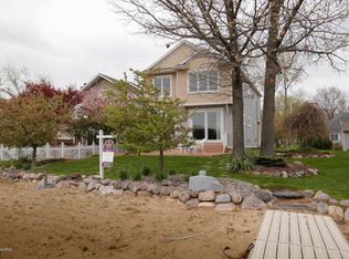 997 Treasure Island Dr, Mattawan, MI 49071