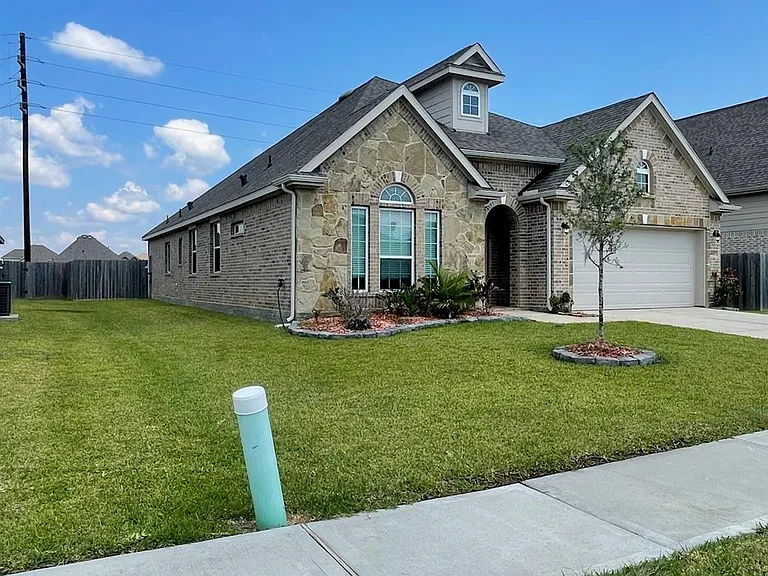 14007 S River Dr — Photo 3