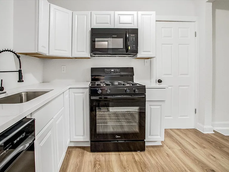 6210 Agnes Ave — Photo 17