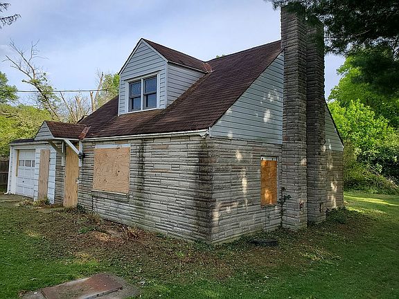 2nd image of 645 Hill Ave
