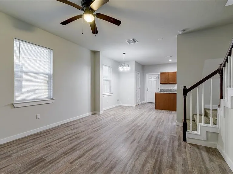 906 Quartz Ct #602 — Photo 3