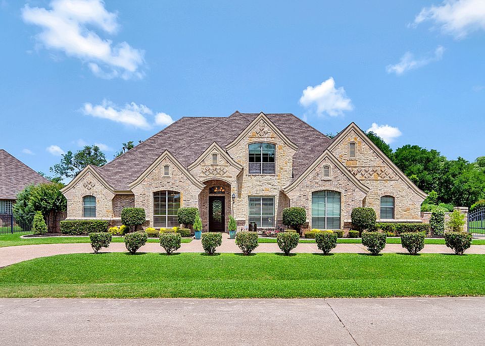 1st image of 5816 Lakeside Dr