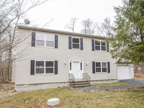 2043 Skyview Ter, Tobyhanna, PA 18466