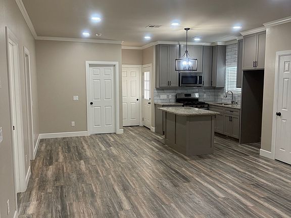 4th image of 2332 SW 42nd St