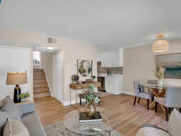 2712 Oak Rd APT 58, Walnut Creek, CA 94597