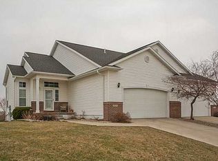 2645 Clubhouse Dr, Marion, IA 52302
