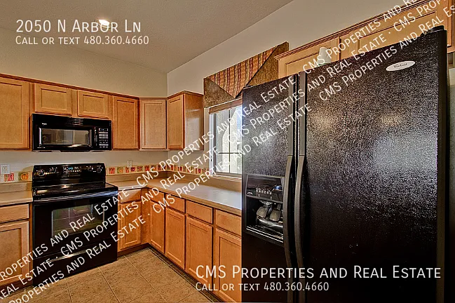 2050 N Arbor Ln — Photo 10