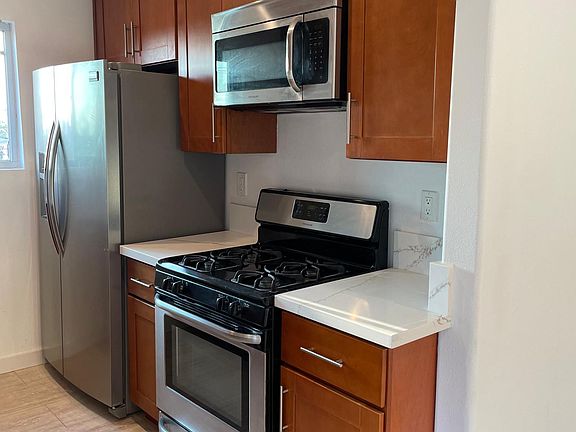 4th image of 1422 Rock Glen Ave #3008