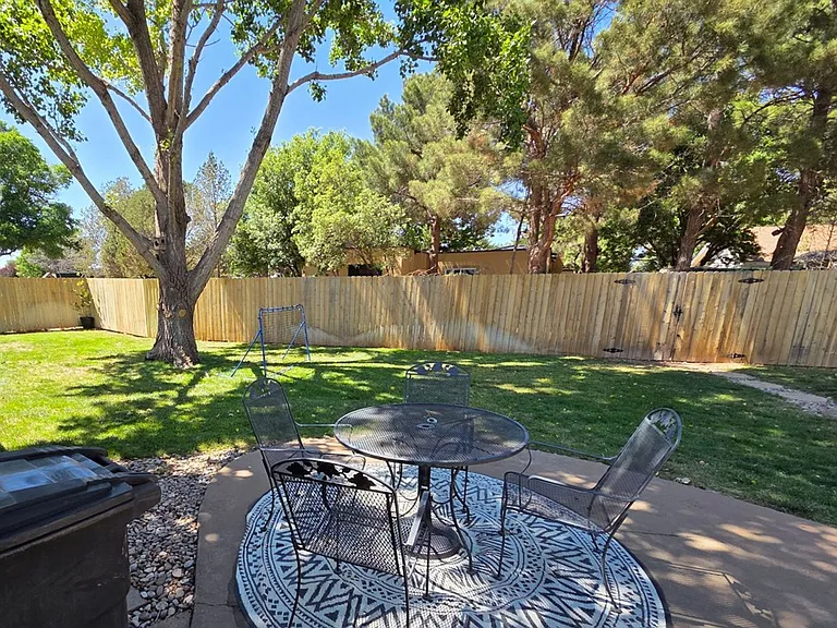 1604 Layton Ct — Photo 17