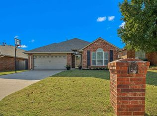 12276 SW 10th St, Yukon, OK 73099