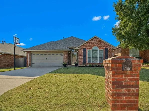 12276 SW 10th St, Yukon, OK 73099