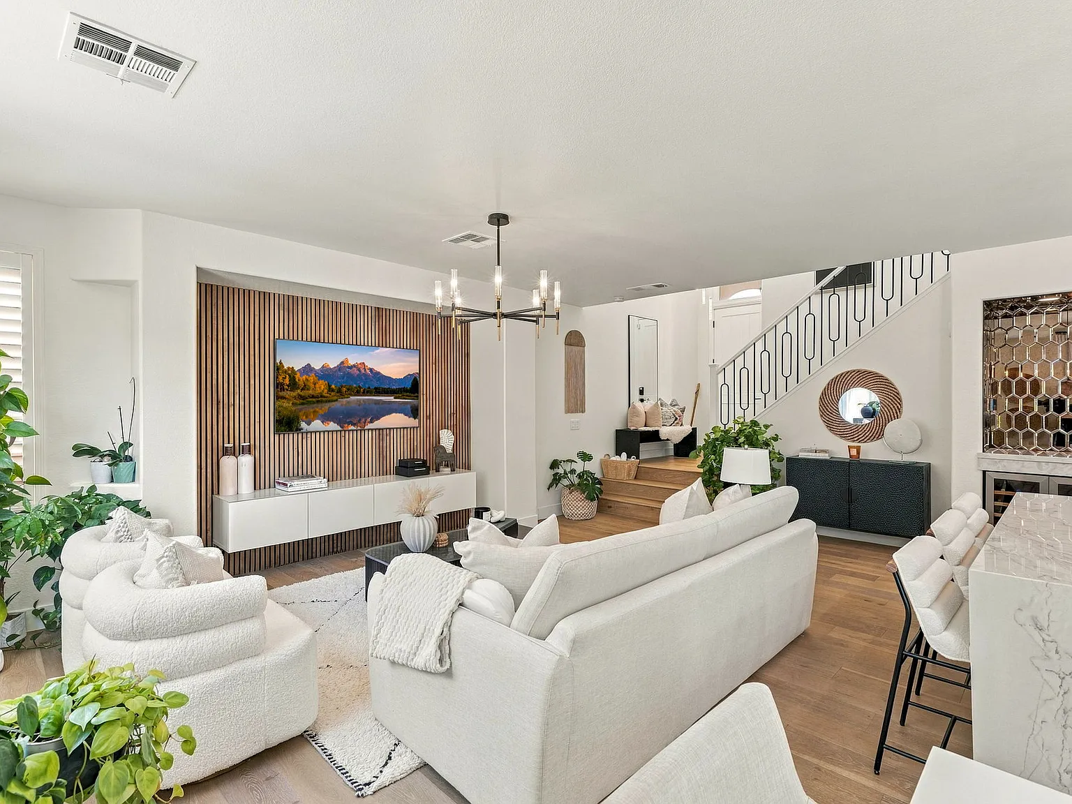 3 bed, 2.5 bath, 1900 sqft, $5,500 — Photo 4
