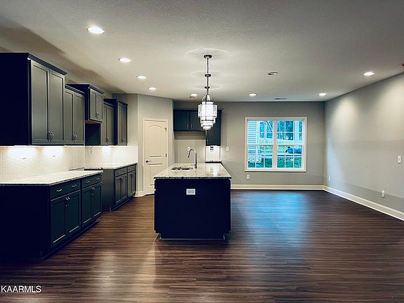 2nd image of 1123 Snowypointe Way
