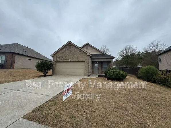 2004 Kensington Ct, Calera, AL 35040