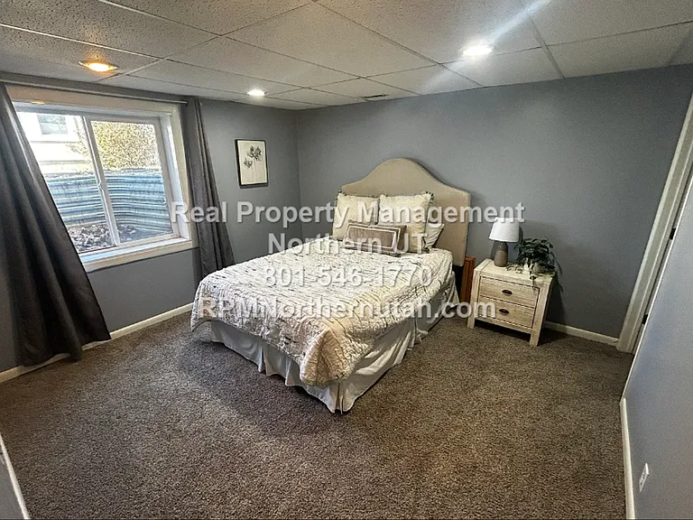703 W 2175 N — Photo 29