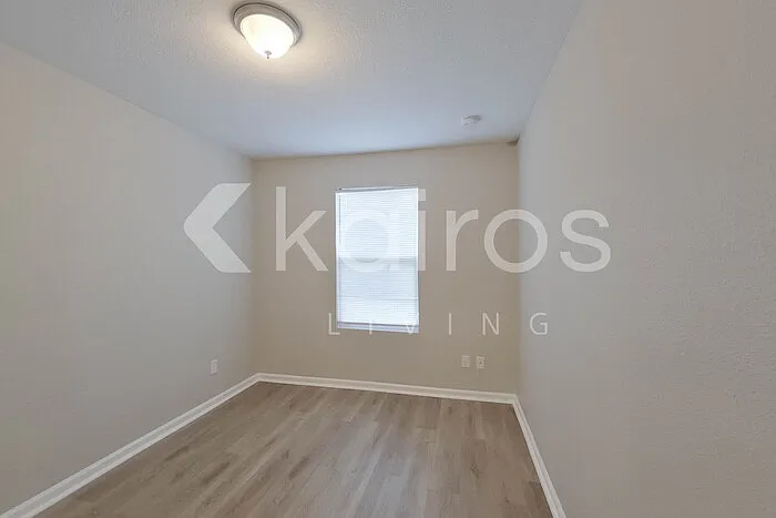 1349 Mull St — Photo 18