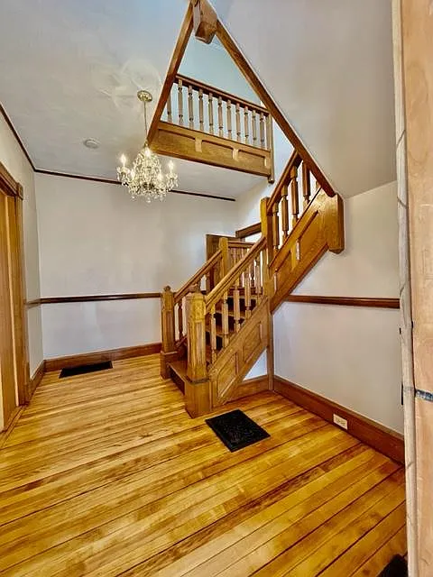5 bed, 1800 sqft, $2,500 — Photo 3