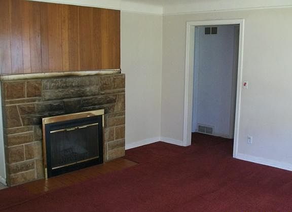 3rd image of 5890 W 224th St