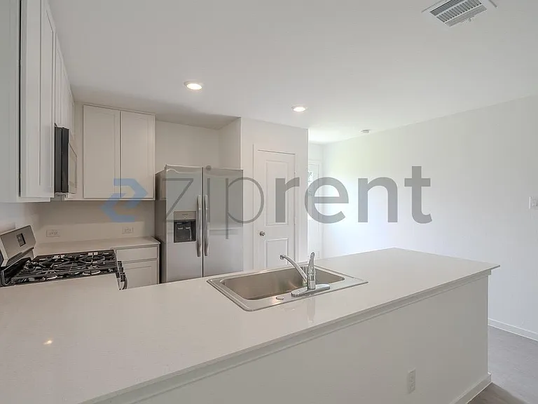 31416 Pratola Serra Cir — Photo 10