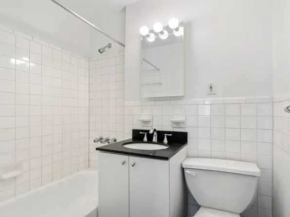 321 East 69th Street image 4 of 4