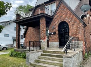 1112 Minnie St, Port Huron, MI 48060