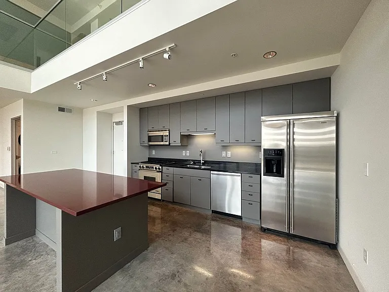221 E College St #1207 — Photo 11