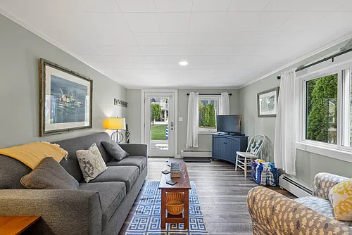 8 Railroad Ave Photo 1