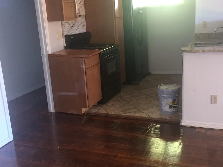 22 N Lakewood Ave — Photo 3