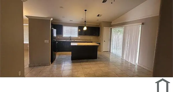 3 bed, 1324 sqft, $2,250 — Photo 2