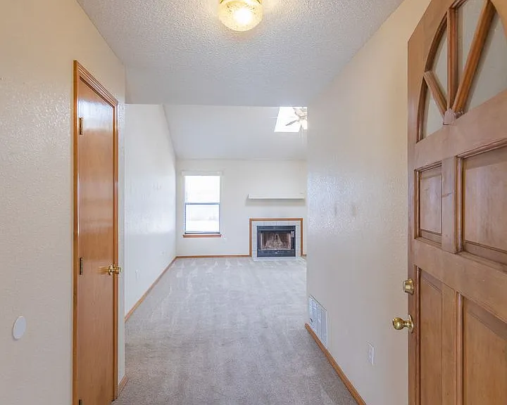 1378 Challenger Ave — Photo 3