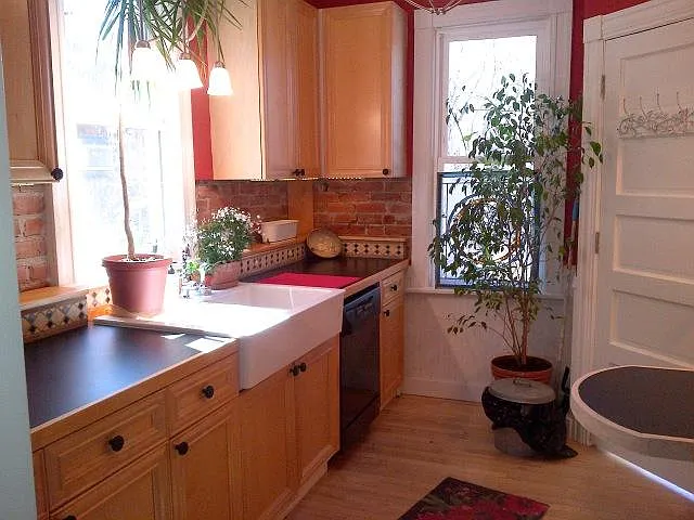 381 S Washington St — Photo 4