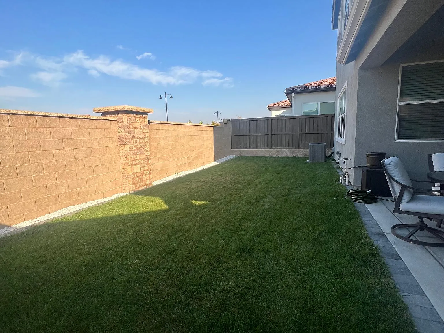 852 Clementine Dr — Photo 4