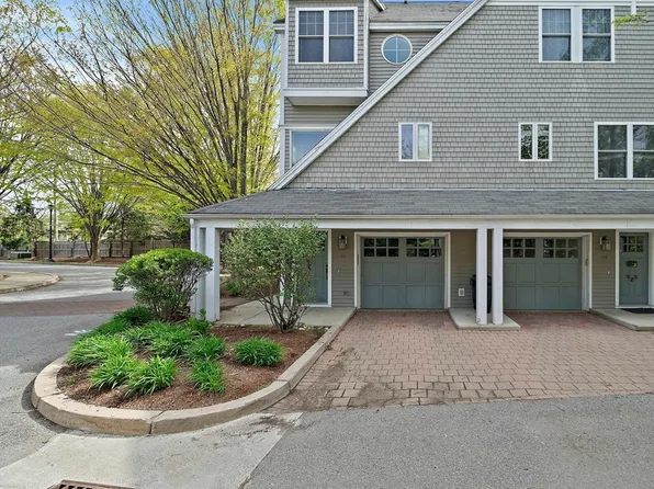 400 Cross St Unit 401, Winchester, MA 01890