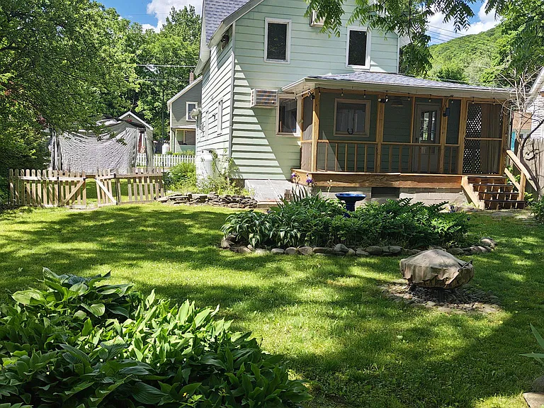 18 Tremper Ave — Photo 18