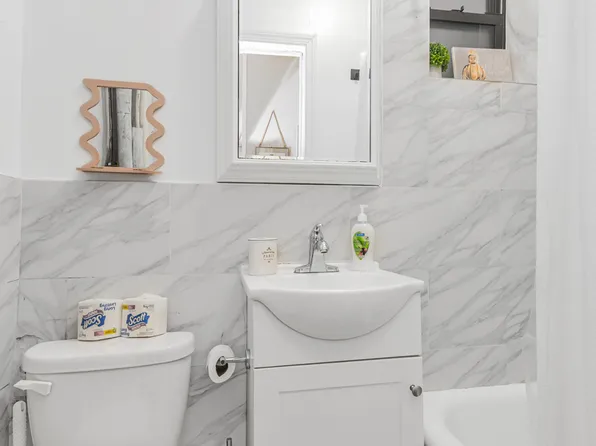 211 East 14th Street image 9 of 9