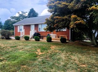 82 Parkview Dr, Waynesboro, VA