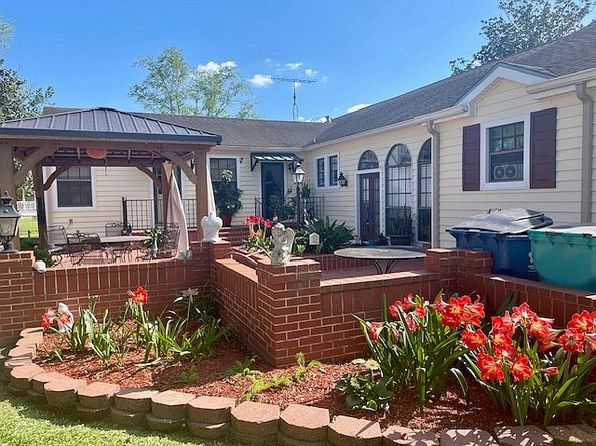 107 Macarthur Dr