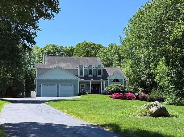 8 White Oak Ln, Quaker Hill, CT 06375
