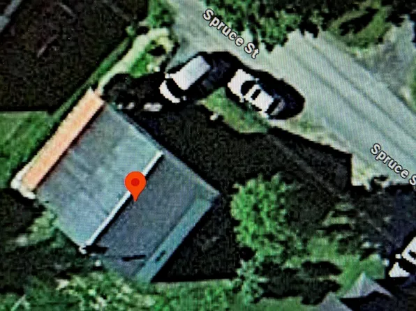 81 Spruce St, Weedville, PA 15868