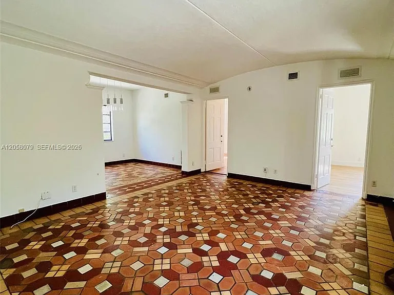2830 Pine Tree Dr #1 — Photo 6